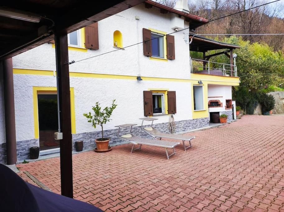 La Casa Nel Bosco Villa Ronco Scrivia Luaran gambar